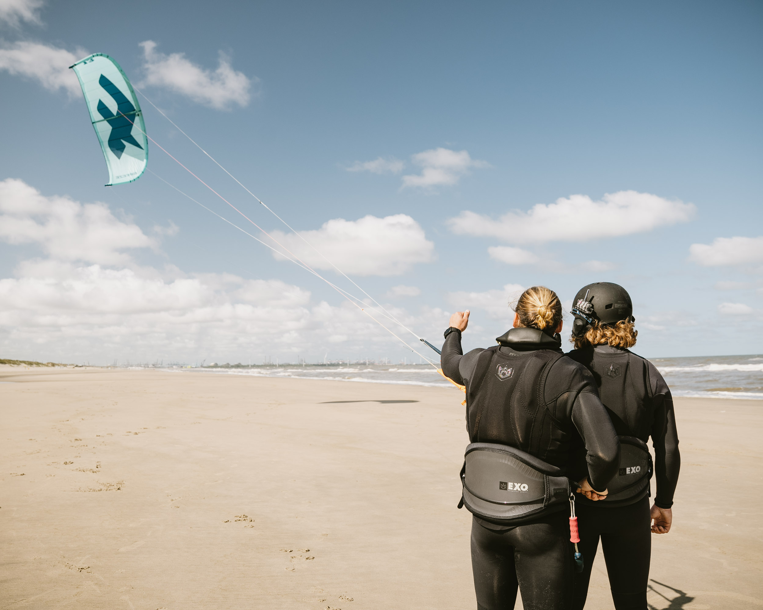 Kite surfing lessons Sint Joris Baai
